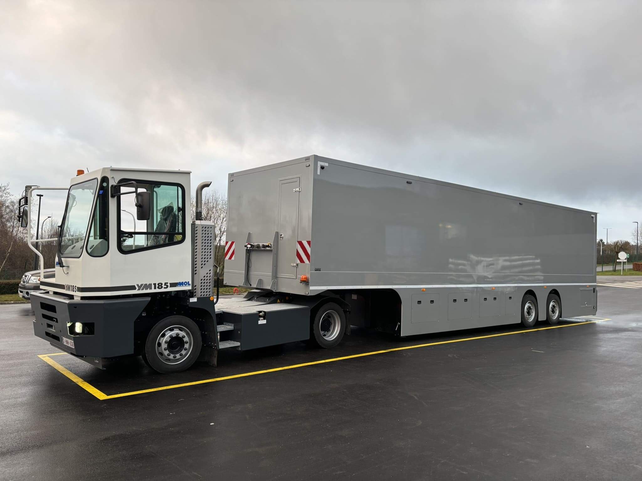 Binnenlader 3,22 meter breedte - uitzonderlijk vervoer voor Pierret